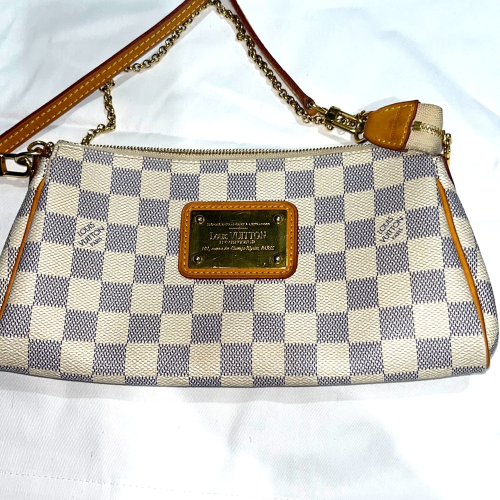 Louis Vuitton Eva Damier Clutch